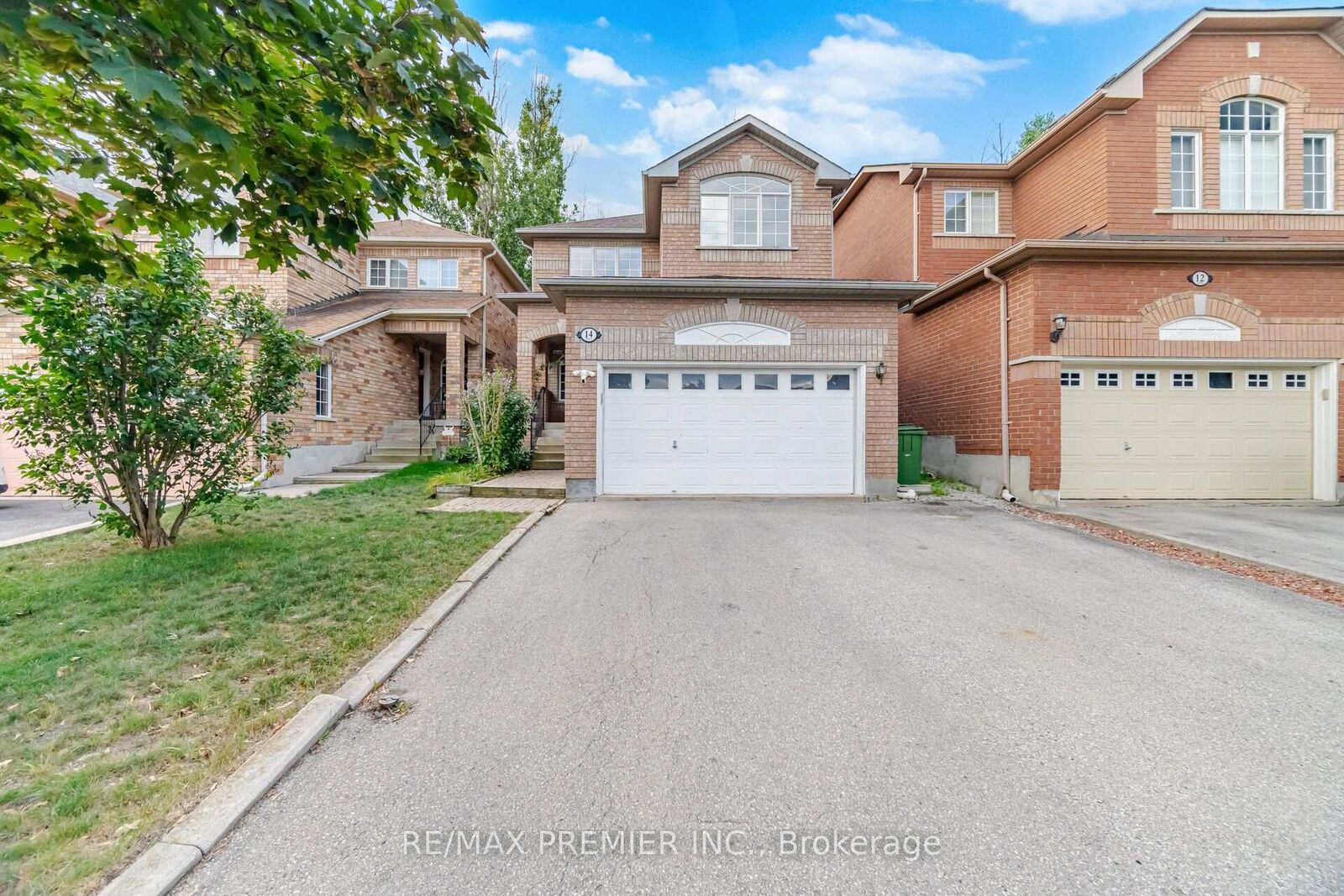 Property Photo: 14 Crestridge Drive ON L7E 2T7