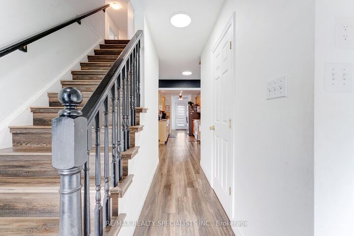 Property Photo:  71 McFarlane Drive  ON N3C 4L7 