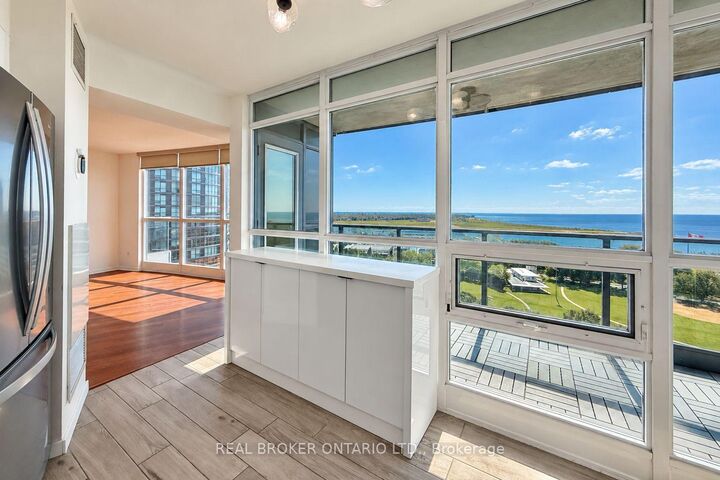 Property Photo: 219 Fort York Boulevard 1909 ON M5V 1B1