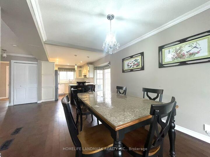Property Photo:  15 Orangewood Crescent Upper  ON M1W 1C5 