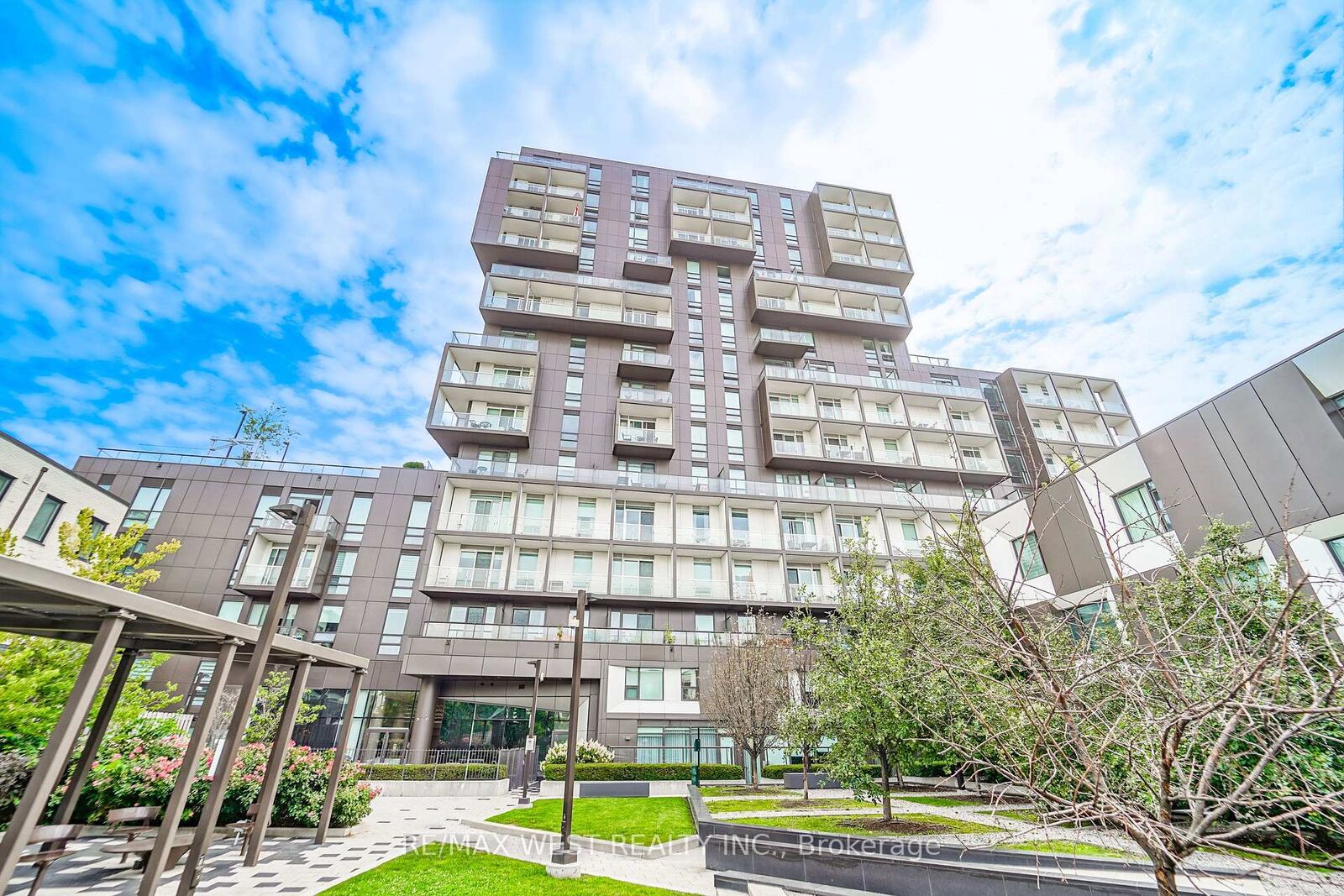 Property Photo:  80 Vanauley Street 203  ON M5T 0C9 