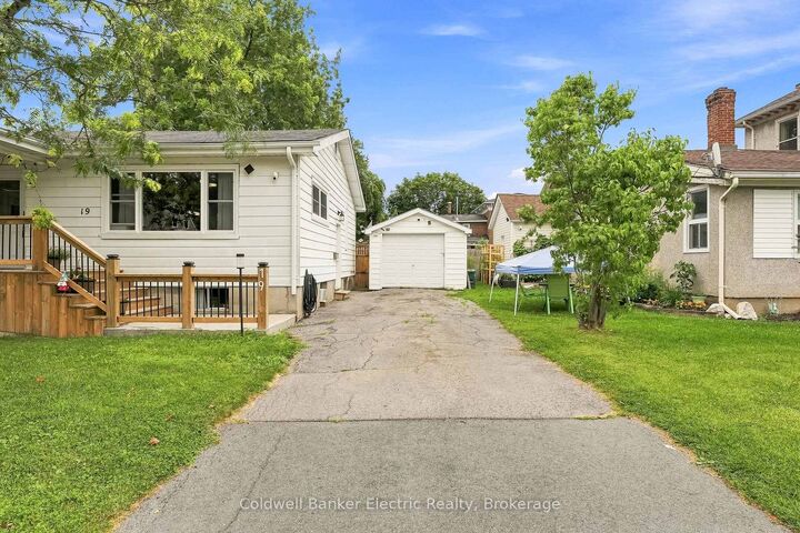 Property Photo:  19 Graham Street E  ON K7R 1L6 