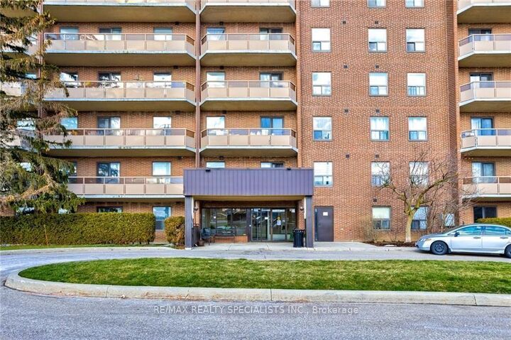 Property Photo:  1100 Courtland Avenue 309  ON N2C 2H9 