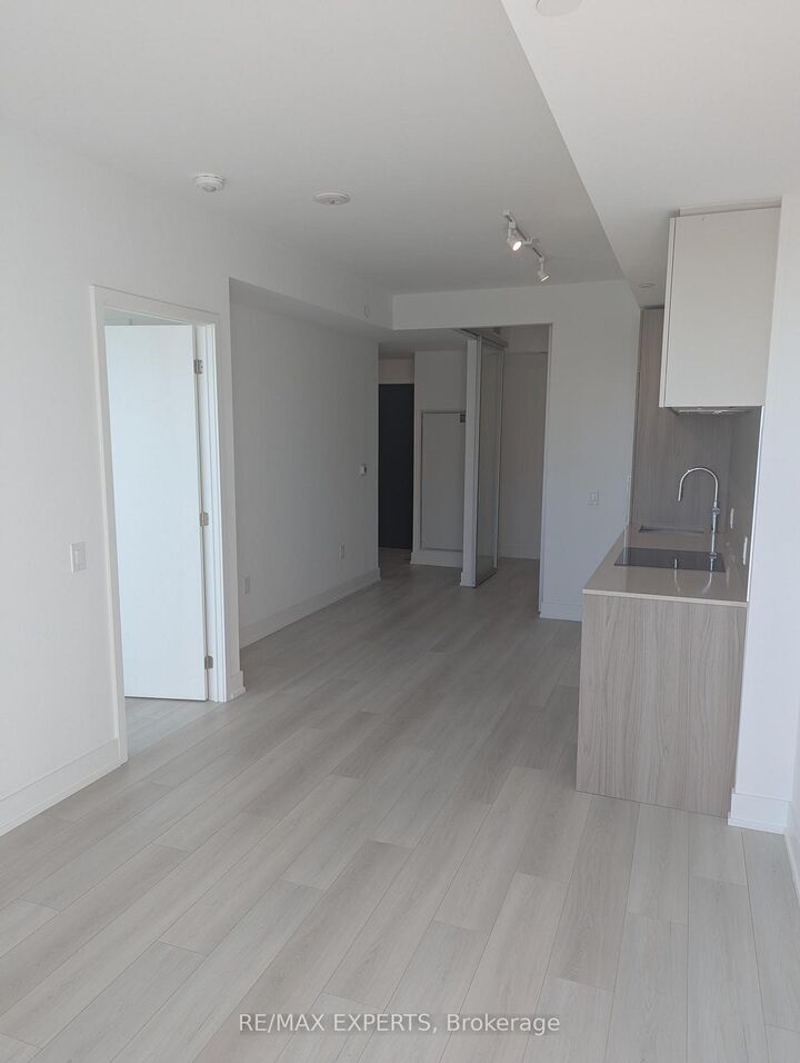 Property Photo:  36 Olive Avenue 707  ON M2N 0M4 