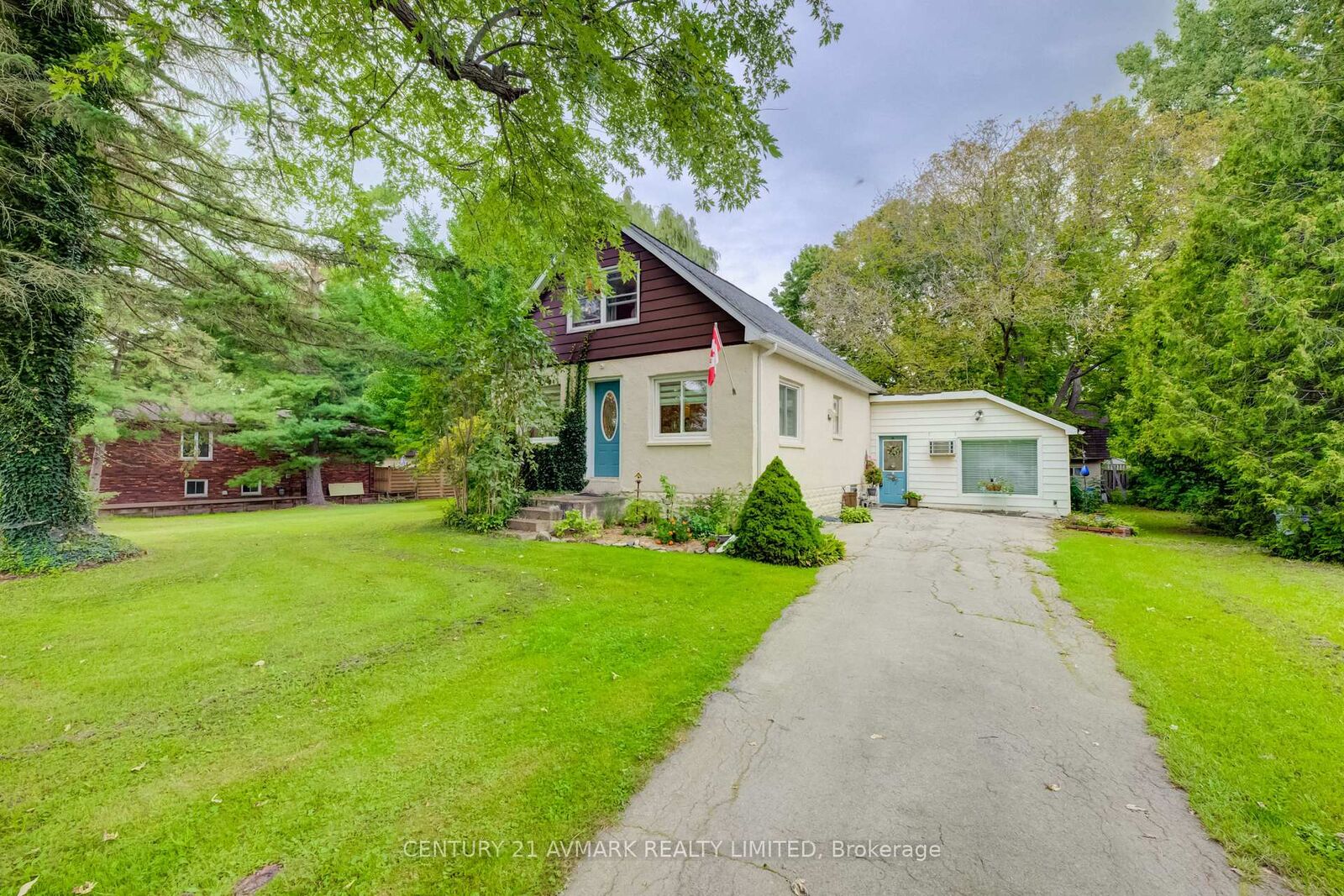 Property Photo:  803 Foss Road  ON L0S 1C2 