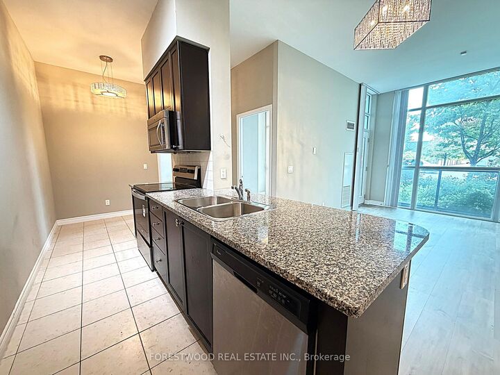Property Photo:  339 Rathburn Road W 101  ON L5B 0K6 