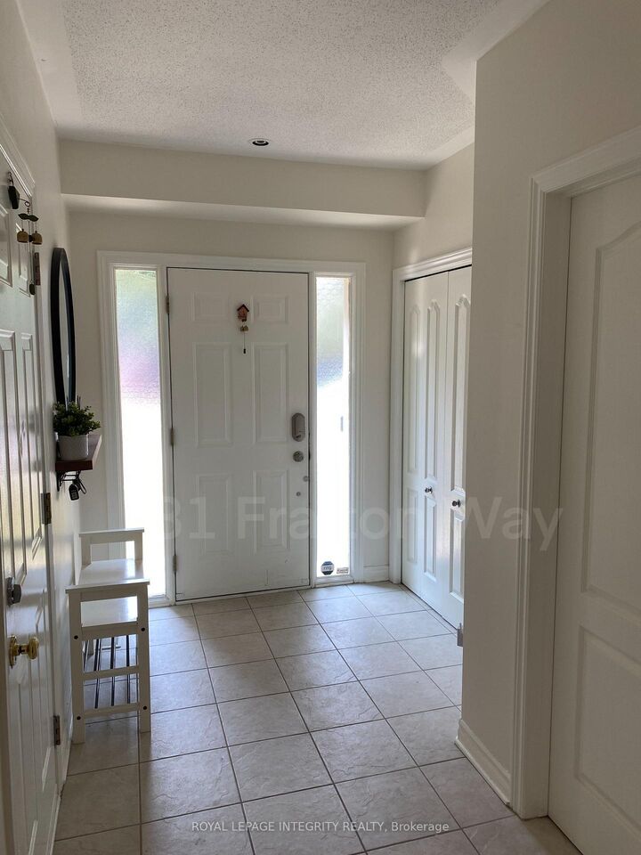 Property Photo:  81 Fratton Way  ON K2G 7C4 