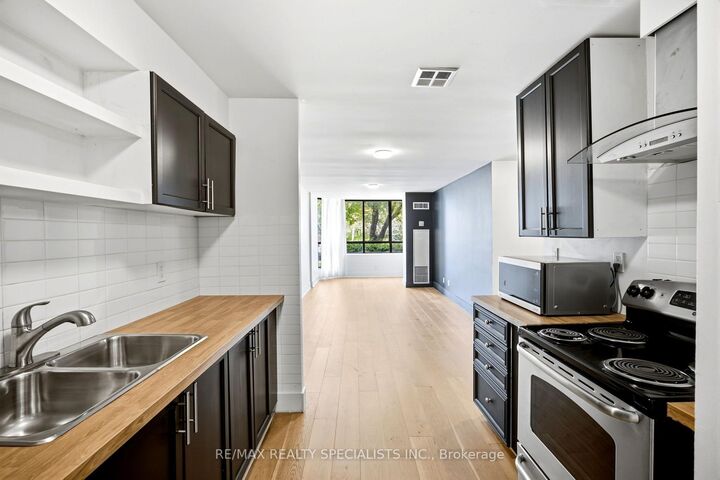Property Photo:  55 Bamburgh Circle 113  ON M1W 3V4 