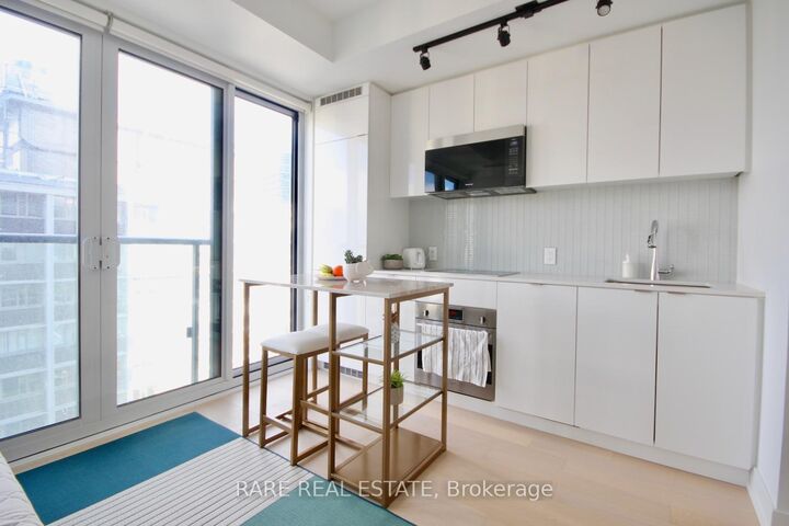 Property Photo:  7 Grenville Street 2808  ON M4Y 0E9 
