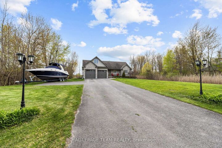 Property Photo:  53 D'Arcys Way  ON K0G 1J0 