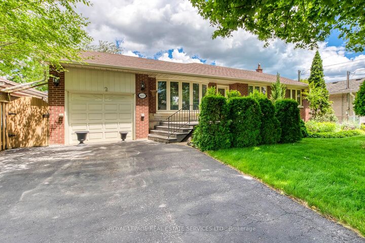 Property Photo:  1607 Ewald Road  ON L5G 4C4 