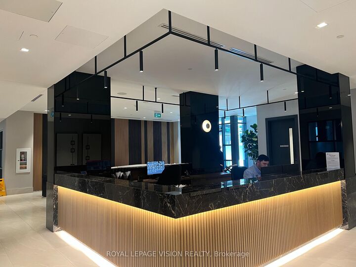 Property Photo:  2545 Simcoe Street N 722  ON L1H 7K4 