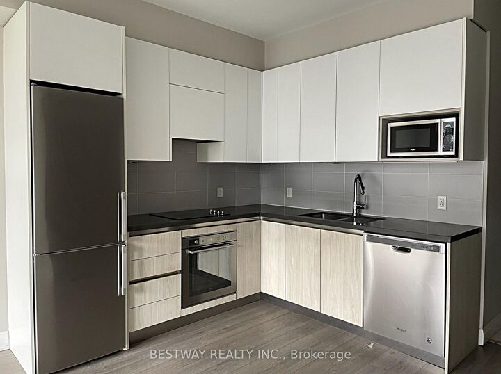 Property Photo:  15 Water Walk Drive 629  ON L6G 0G2 