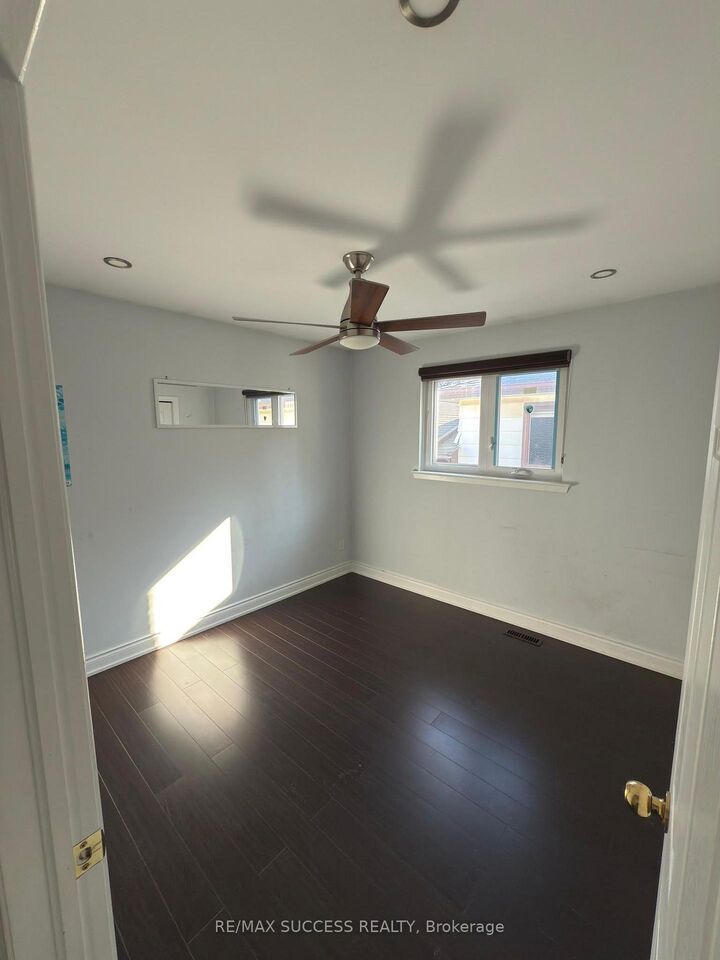 Property Photo:  3043 Coral Drive  ON L4T 1Z2 