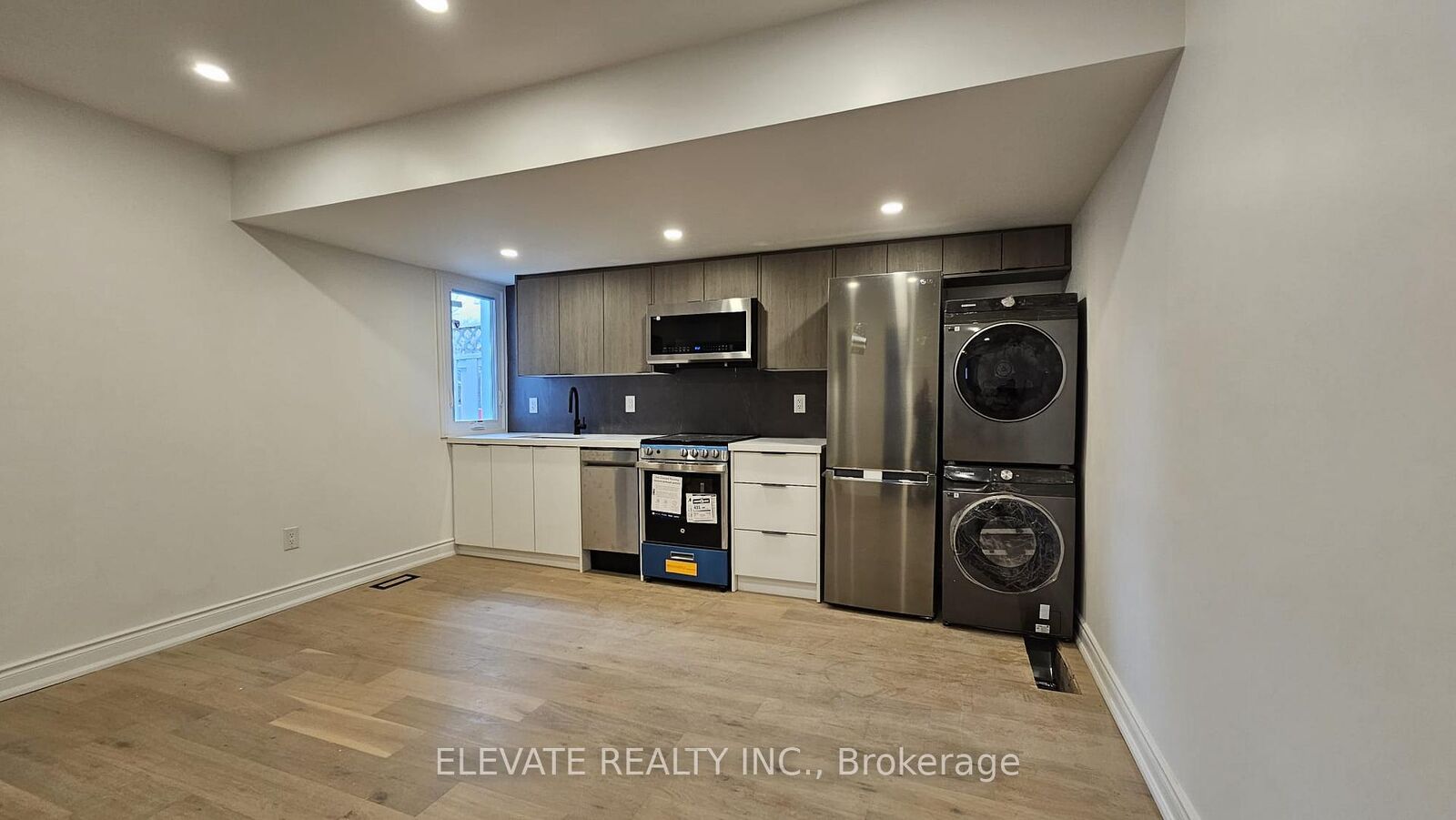Property Photo: 54 Burlington Street ON M8V 2L2