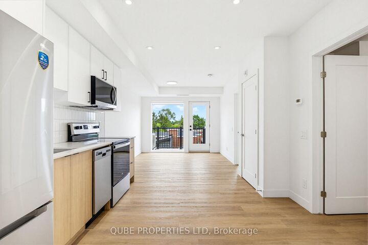 Property Photo:  15 Larch Street Unit 305  ON K1R 6W4 