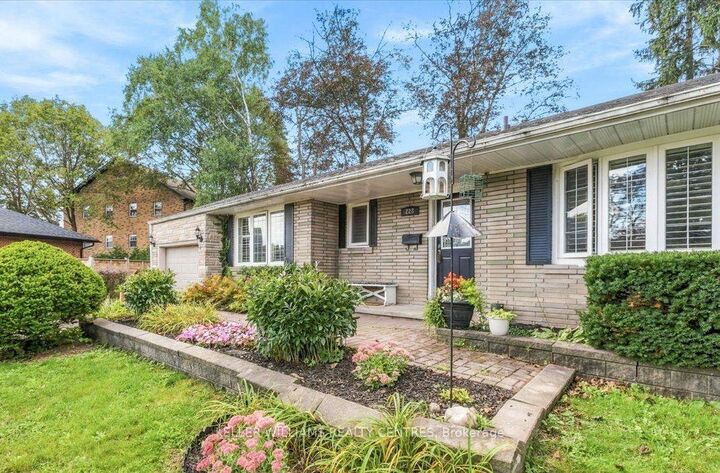 Property Photo:  228 Kathryn Crescent  ON L3Y 1M1 