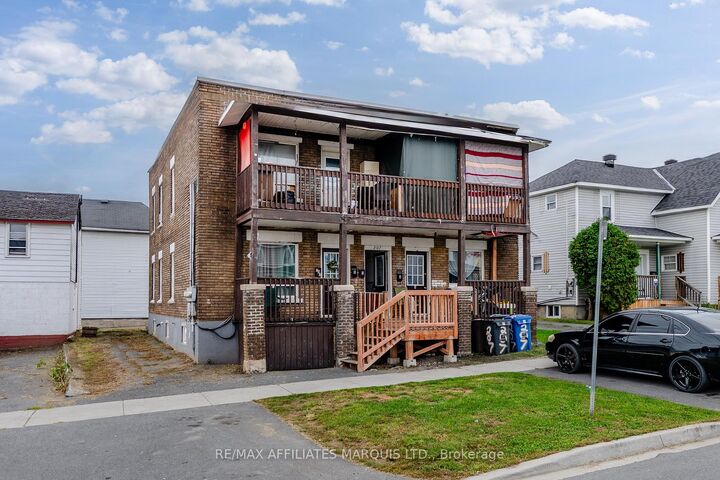 Property Photo:  207 Alice Street  ON K6H 4R8 