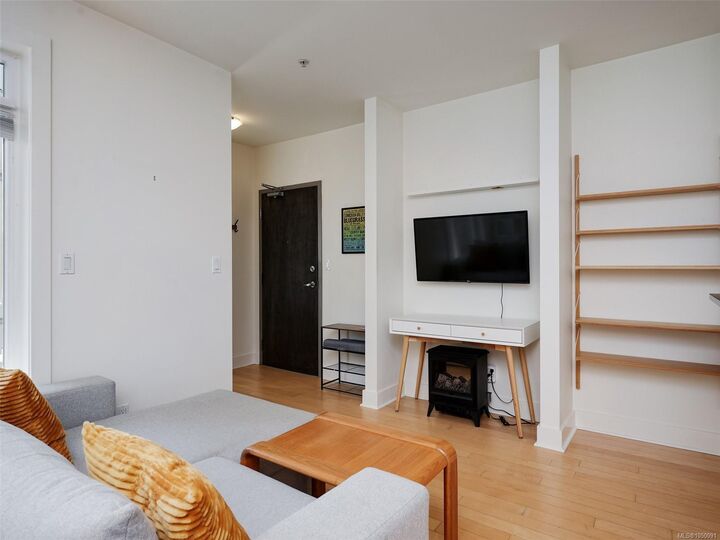 Property Photo:  1022 Fort St #203  BC V8V 3K4 