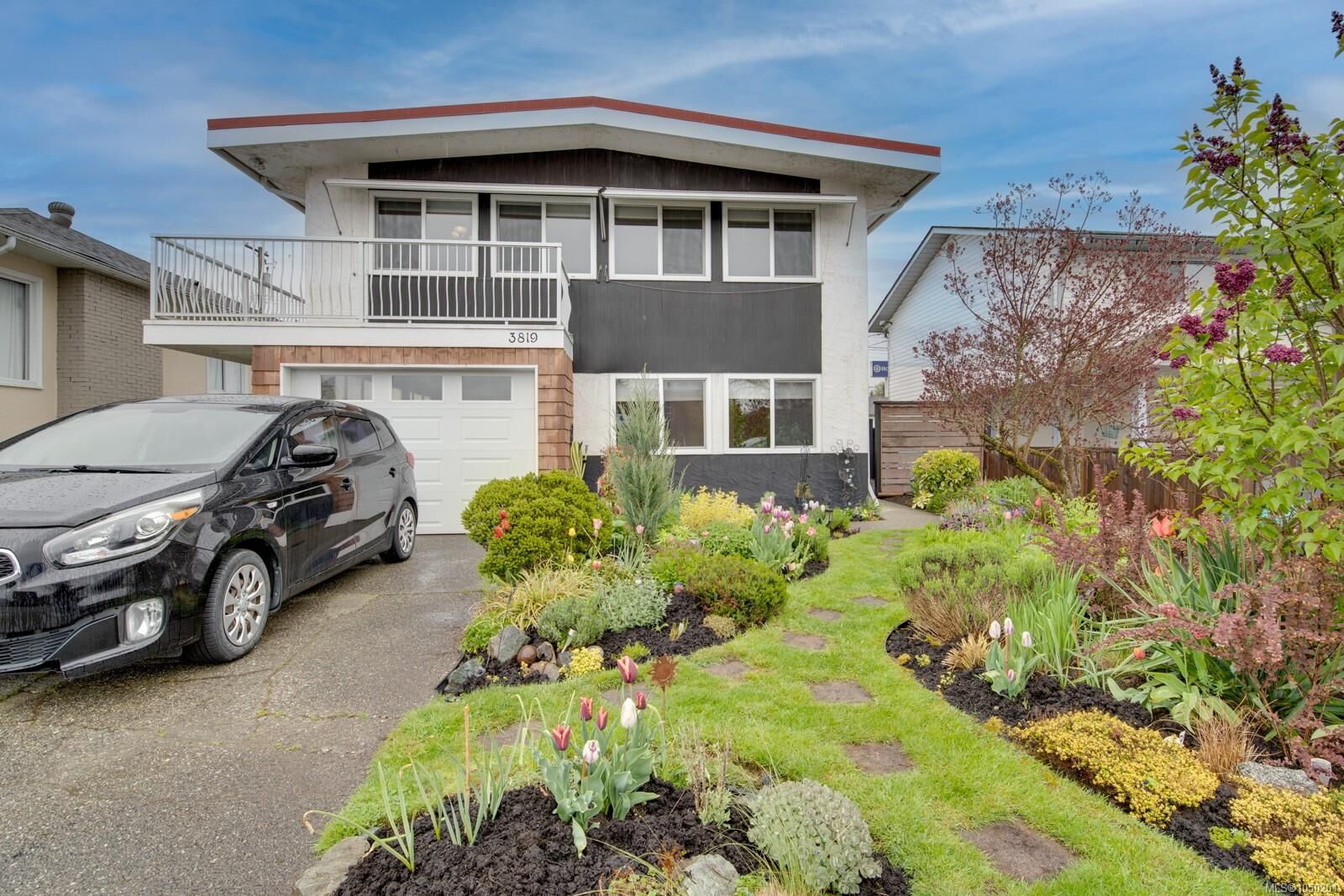 Property Photo: 3819 14th Ave BC V9Y 5C1