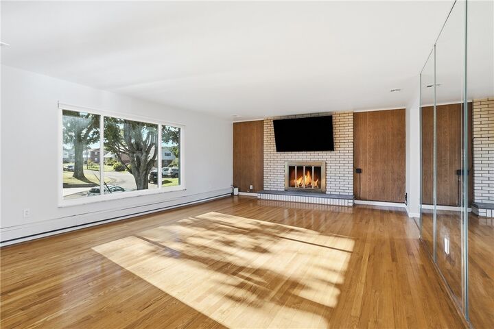 Property Photo: 264 Fernledge Dr PA 15068