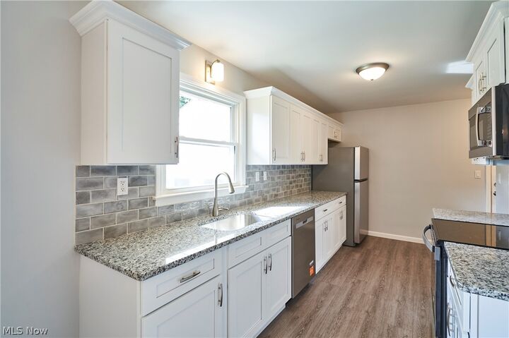 Property Photo: 905 Park Road OH 44077