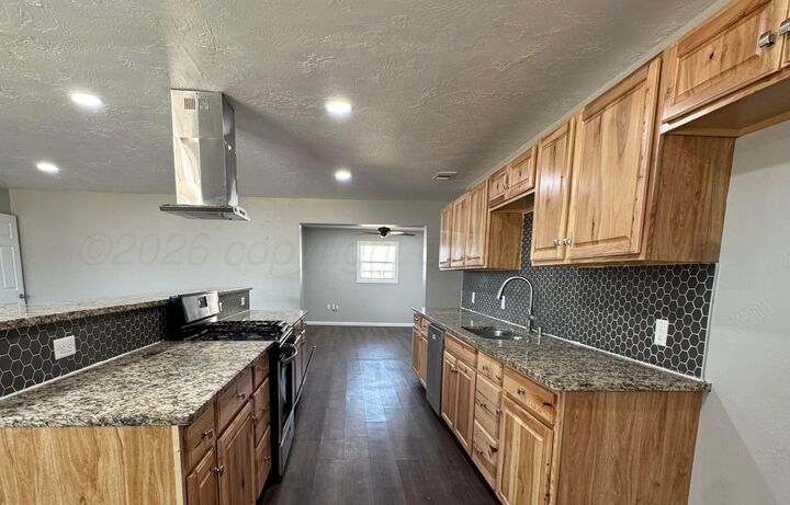 Property Photo: 709 Cherokee Drive TX 79045