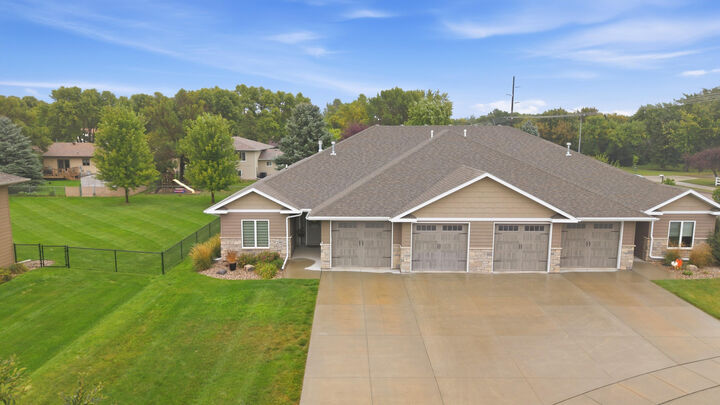 Property Photo:  2305 SE 16th Avenue  SD 57401 