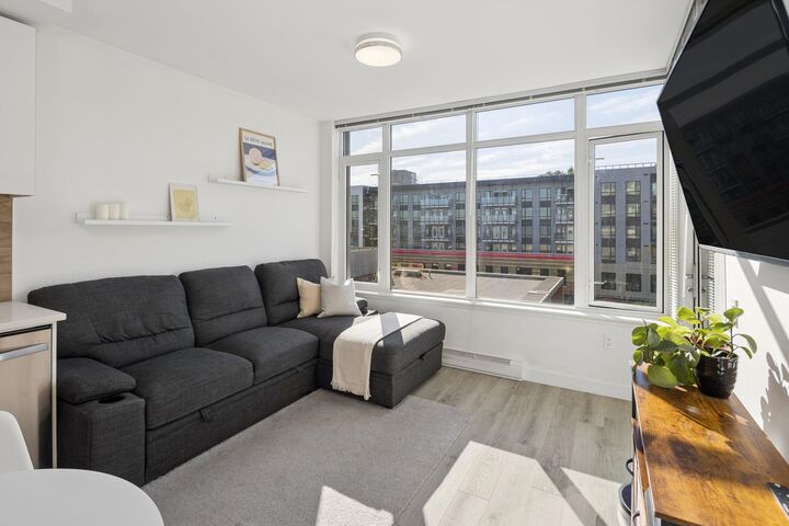 Property Photo: 200 Nelson's Crescent 602 BC V3L 0H4