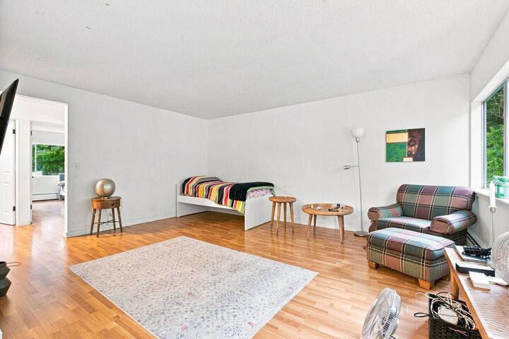Property Photo:  875 Westview Crescent  BC V7T 1A2 