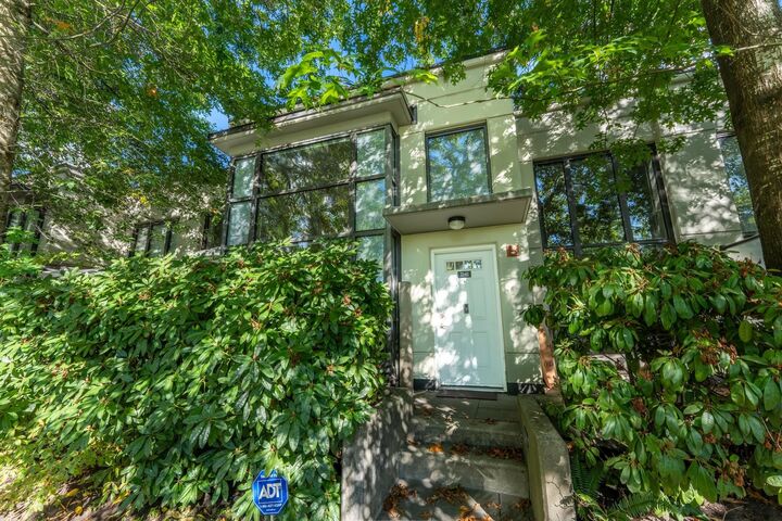 Property Photo:  4182 Dawson Street Th6  BC V5C 4B1 