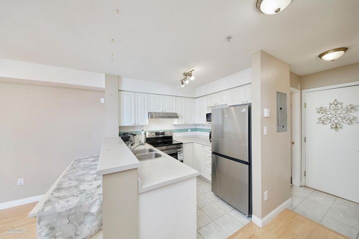Property Photo: 8989 Hudson Street 301 BC V6P 6Y1