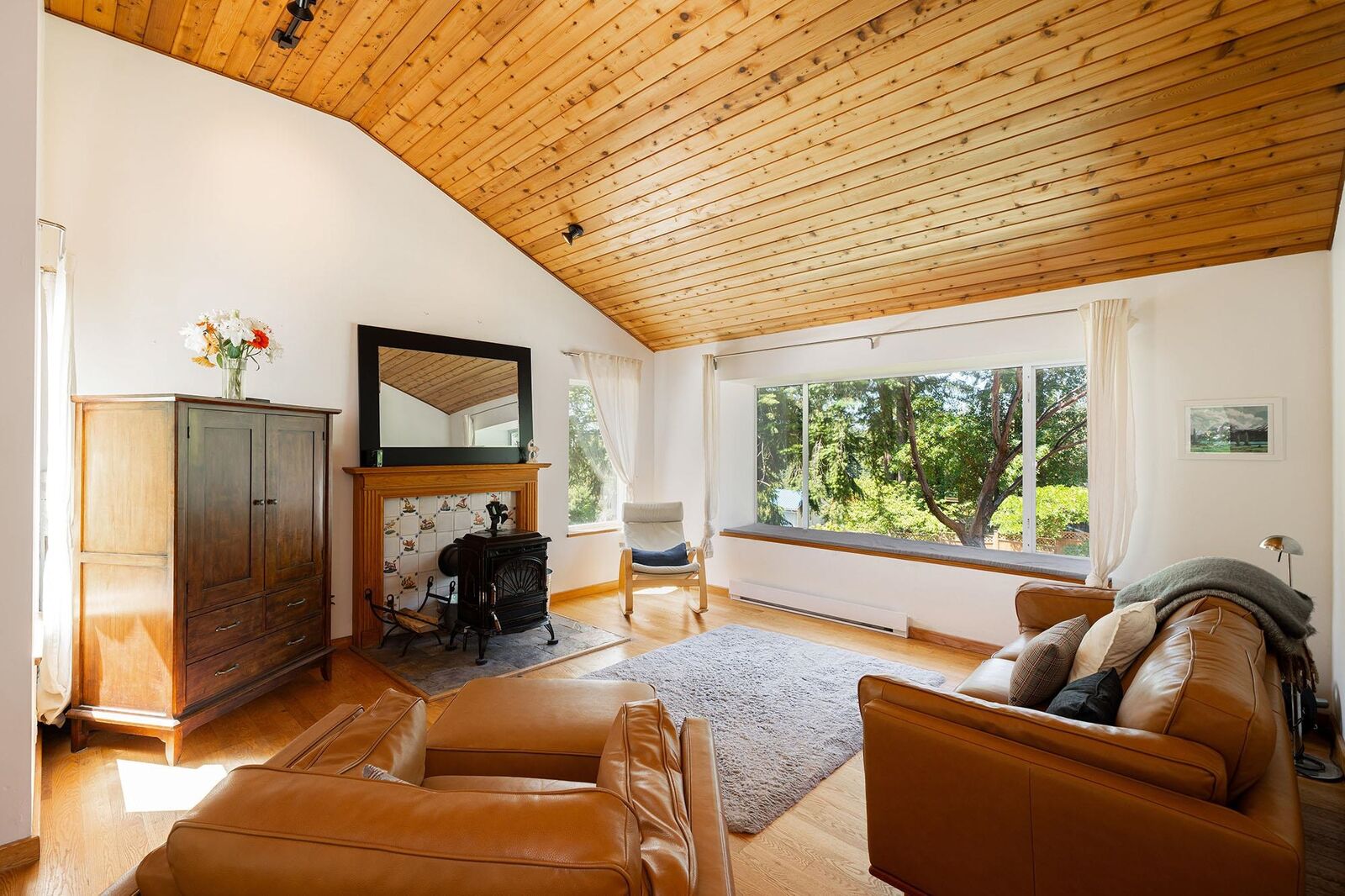 Property Photo:  1529 Whitesails Drive  BC V0N 1G2 
