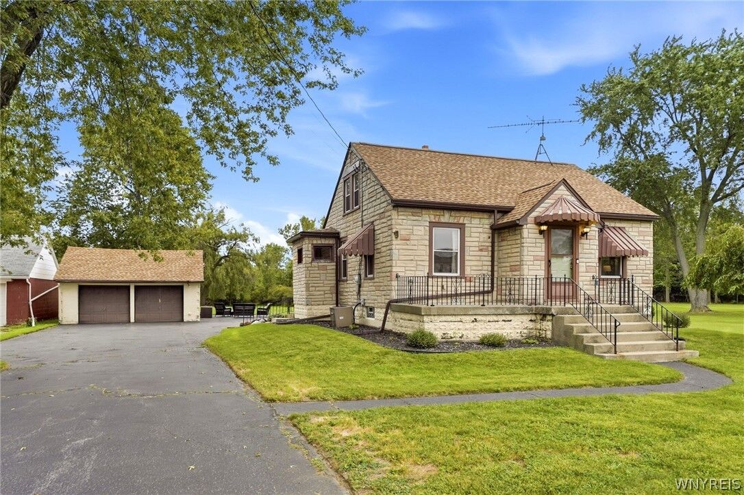 Property Photo: 1190 Losson Road NY 14227