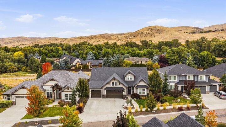 Property Photo:  3936 W Farm View Drive  ID 83714 