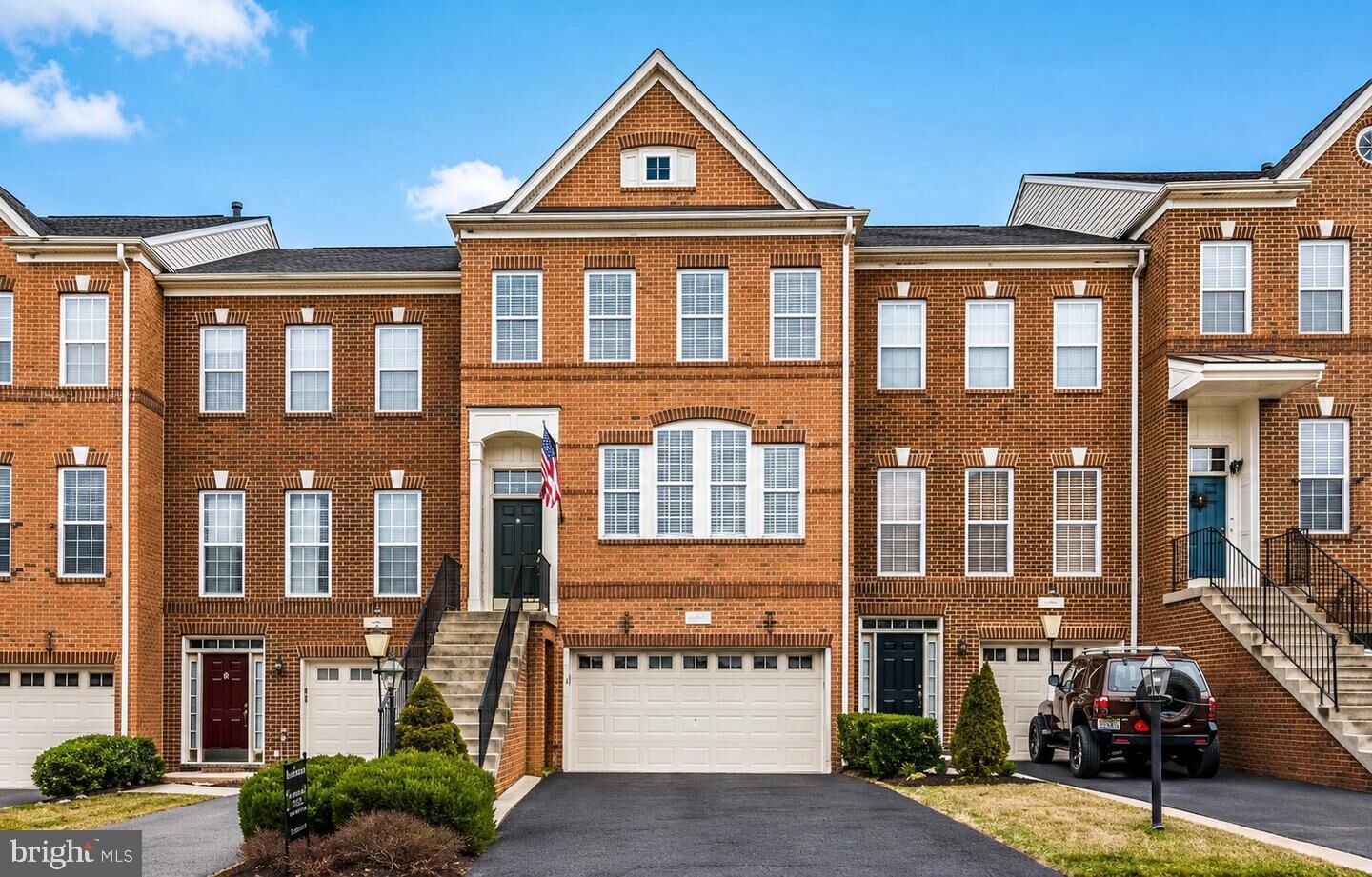 Property Photo: 42040 Angel Arch Terrace VA 20105