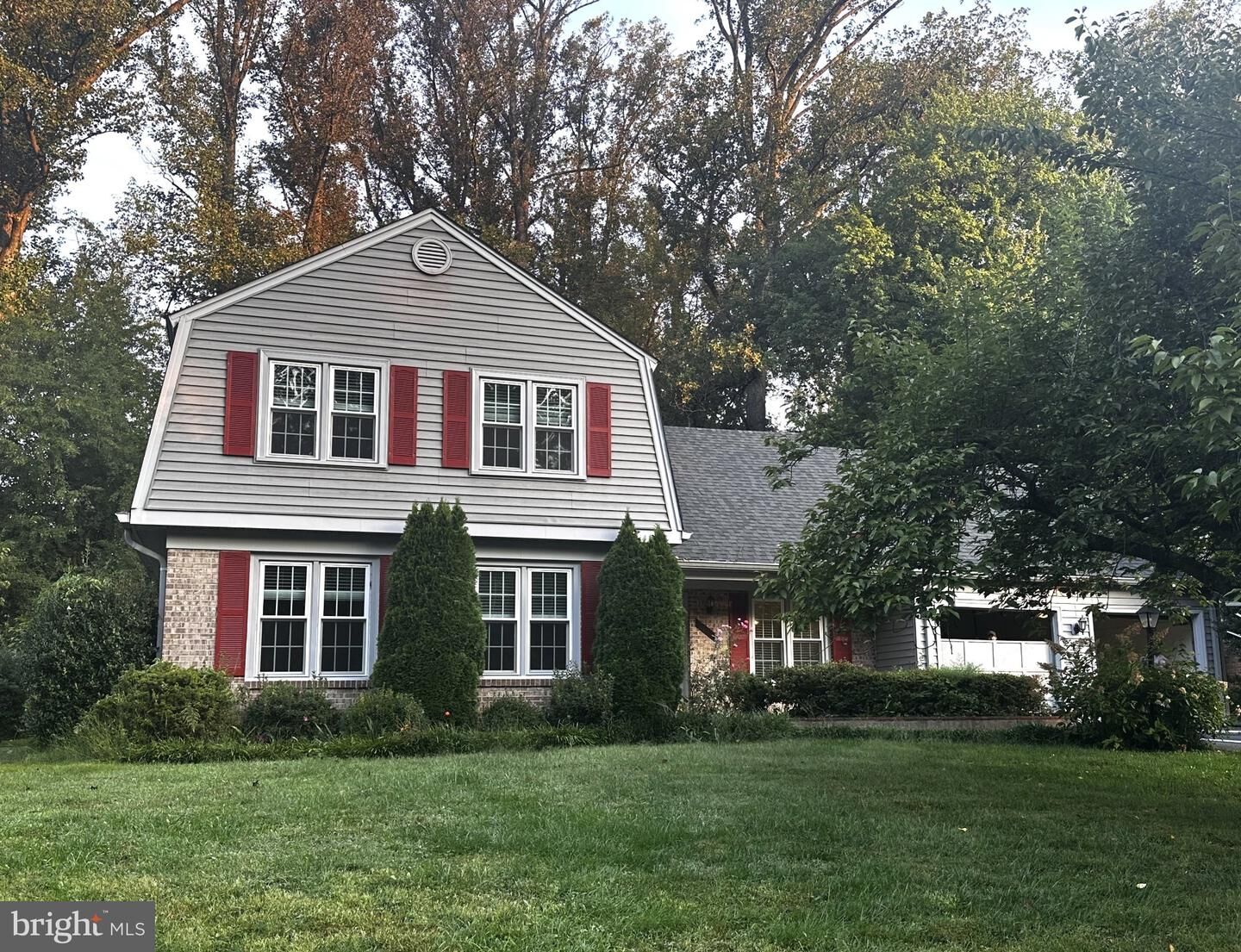 Property Photo:  9612 Whitecedar Court  VA 22181 