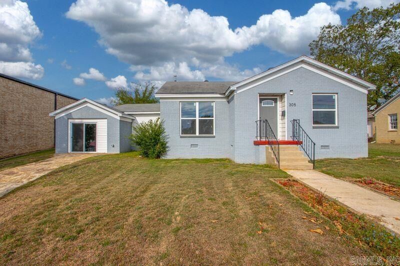 Property Photo:  305 S Main  AR 72015 