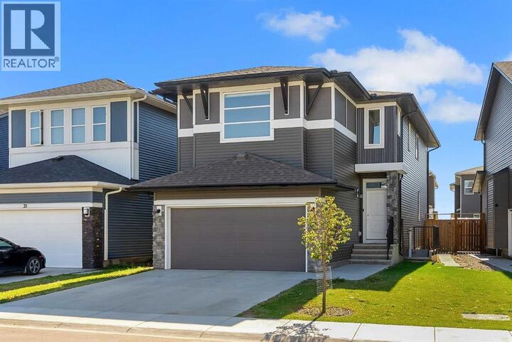 Property Photo:  31 Corner Meadows Grove Northeast  AB T3N 2C2 