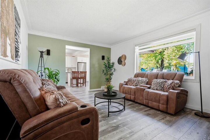 Property Photo:  384 Kimberly Avenue  MB R2K 0X6 