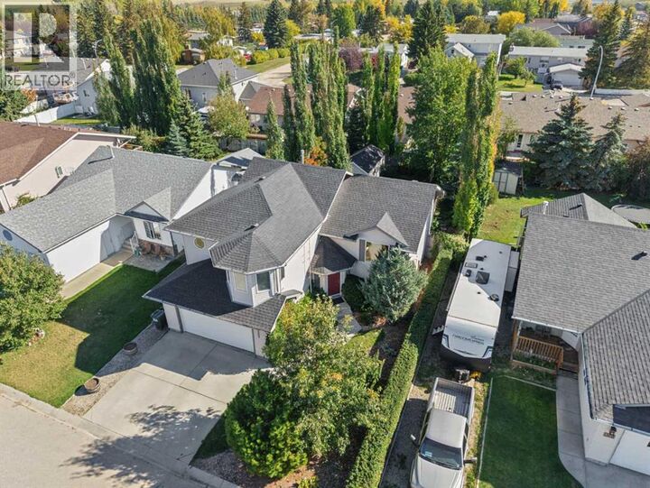 Property Photo: 1509 Mary Place AB T0M 0W0
