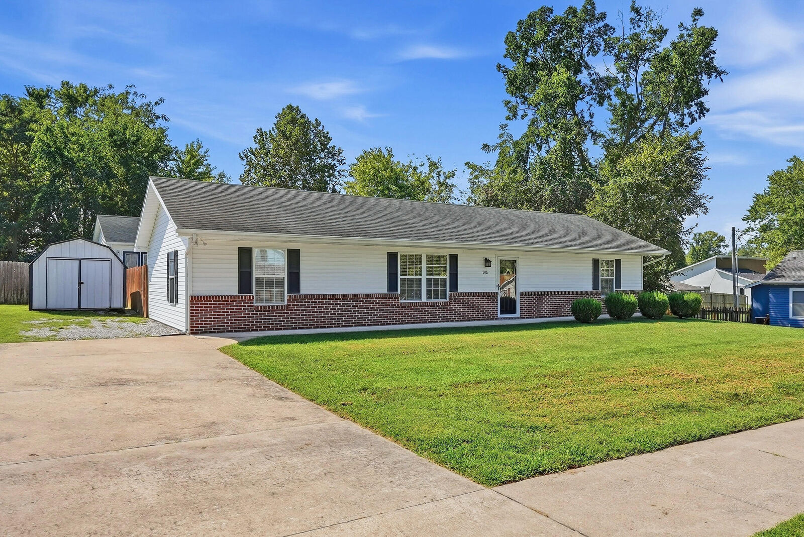 Property Photo:  206 Ash St  MO 65010 