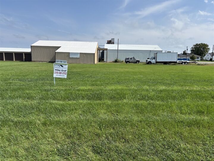 Property Photo:  92-98 Main Street  IA 52315 