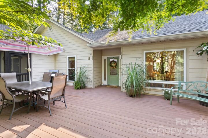 Property Photo: 300 Caroline Lane NC 28768
