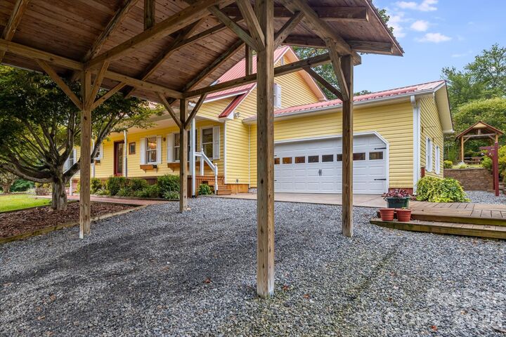 Property Photo:  53 Armstrong Road  NC 28729 