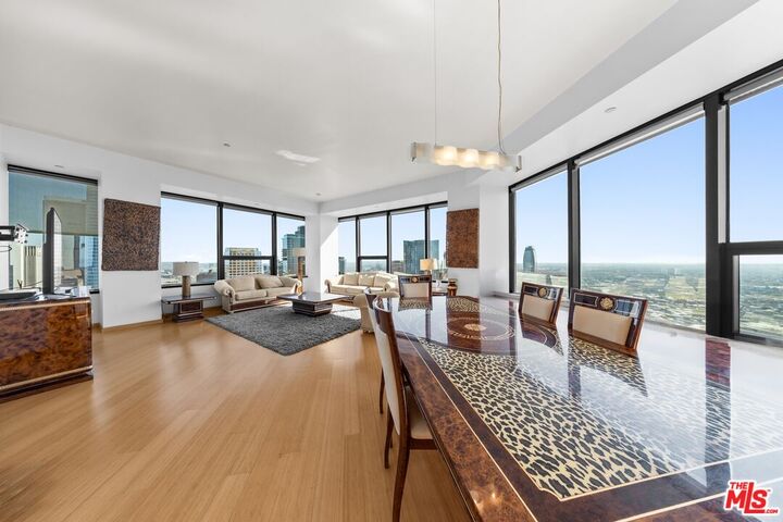 Property Photo:  1100 Wilshire Blvd, Unit 3508  CA 90017 