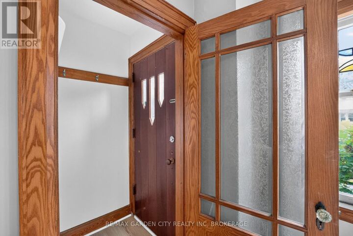 Property Photo:  74 Wiley Street  ON L2R 4G6 