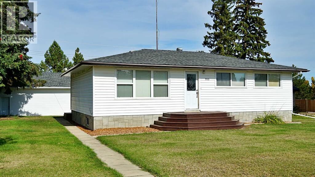 Property Photo:  300 3 Street North  AB T0B 2X0 
