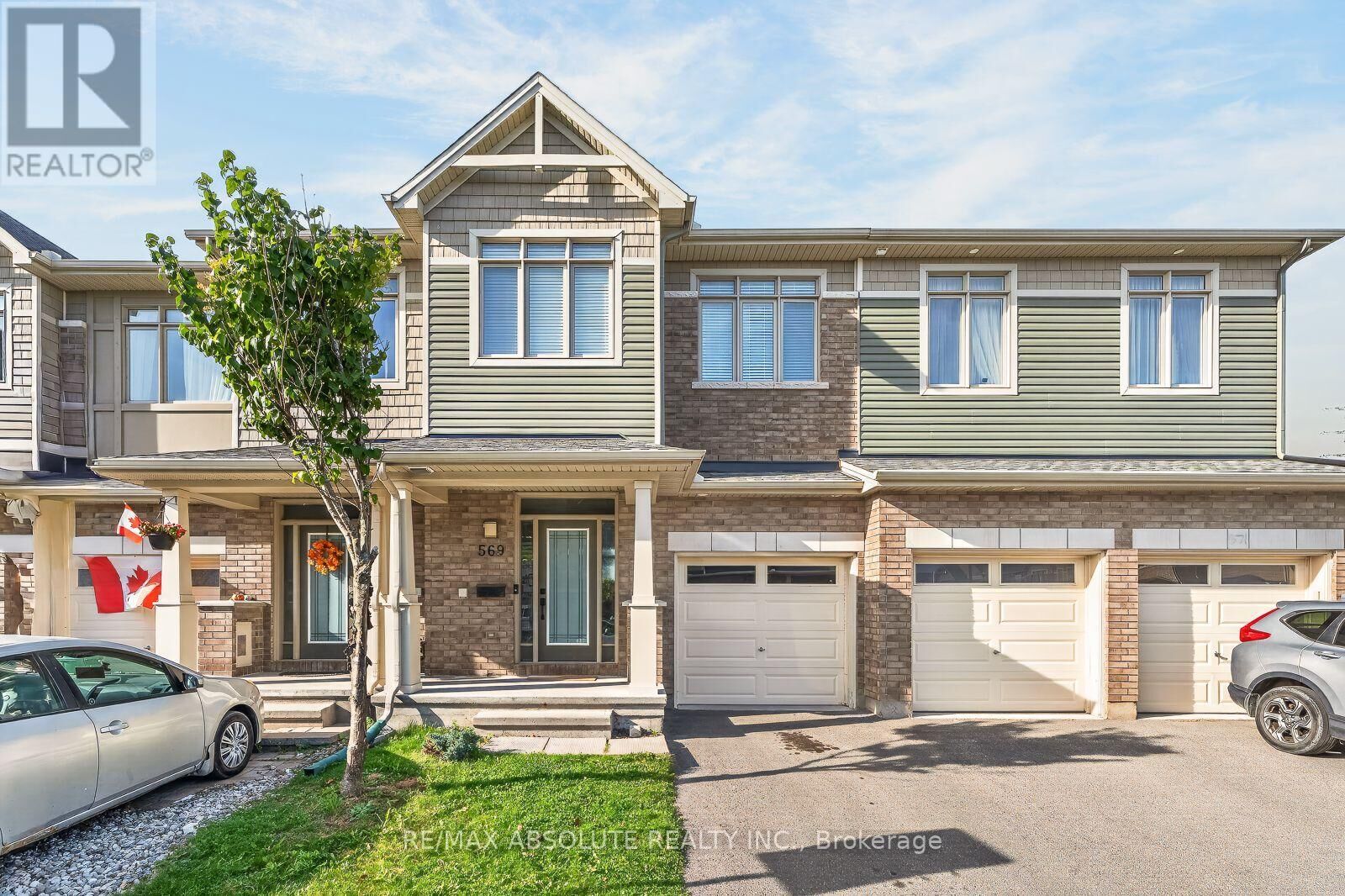 Property Photo: 569 Rioja Street ON K2S 0H8