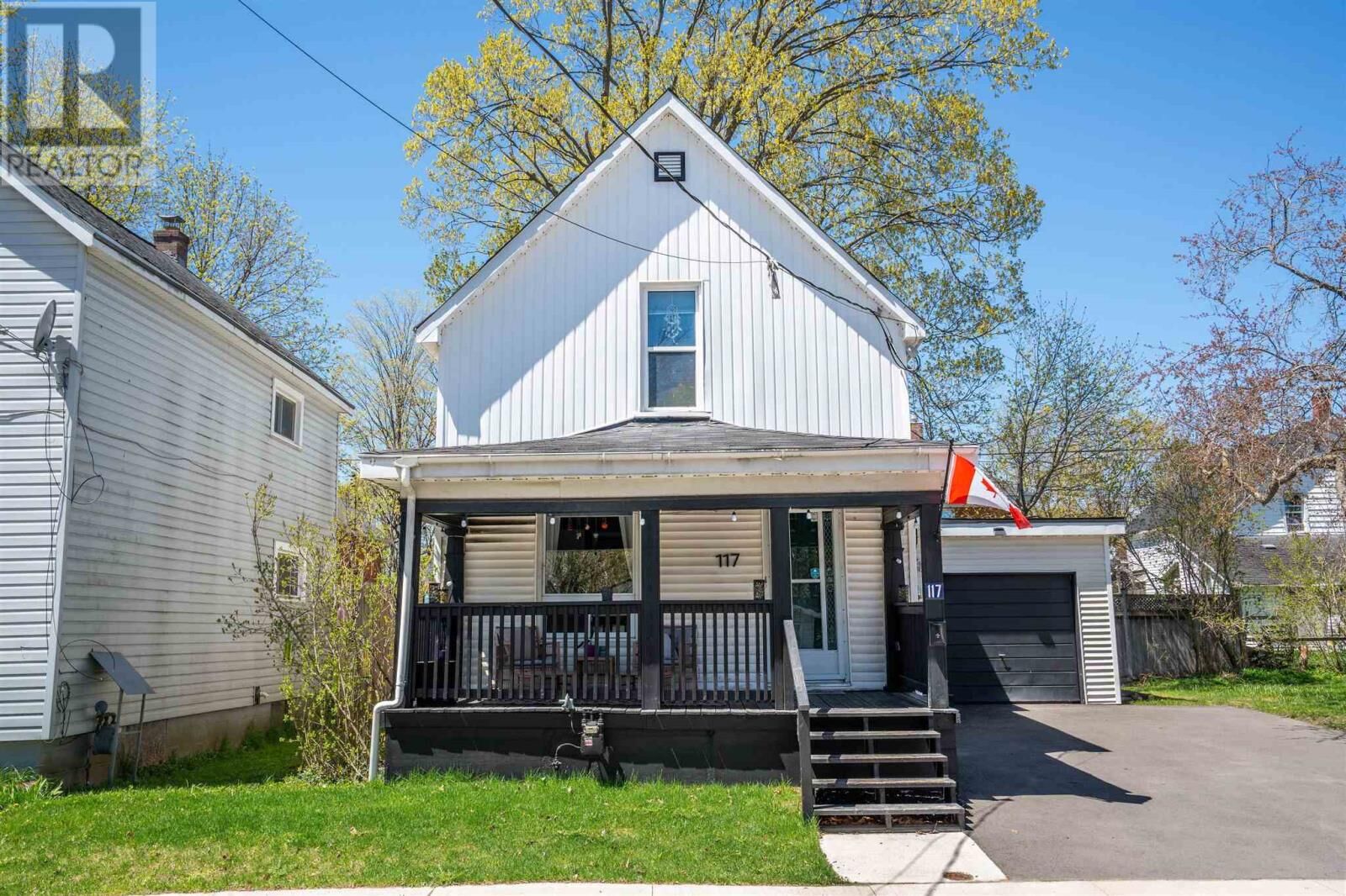 Property Photo: 117 Biggings Ave ON P6A 3T8
